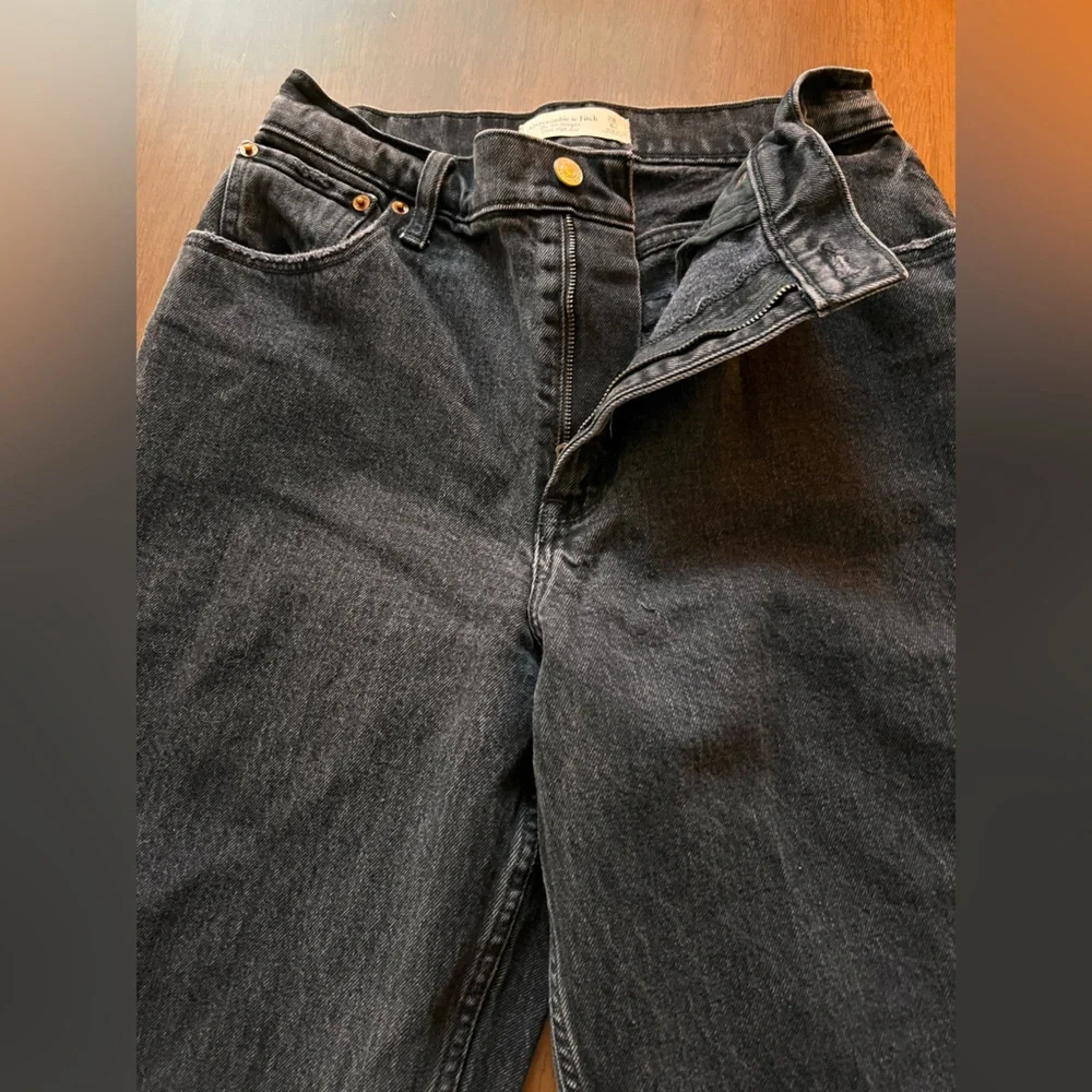 Abercrombie & Fitch Curve Love Ultra High Rise Straight Jean. Size 28 - Picture 6 of 6